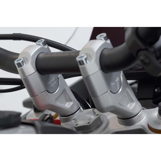 Αποστάτες τιμονιού SW-Motech 30 χιλ. Triumph Tiger 900 GT/Rally/Pro 24- ασημί 