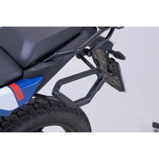 Βάση αριστερή για σαμάρια SW-Motech V-LOC BMW F 450 GS (για BMW σχάρα) Βάση αριστερή για σαμάρια SW-Motech V-LOC BMW F 450 GS (για BMW σχάρα)