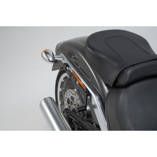 Βάση πλαϊνού σαμαριού SLH Harley Davidson Softail Fat Boy/S 17- δεξιά