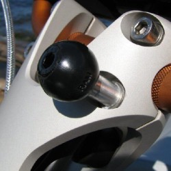 Χαμηλή κάτω βάση με μπίλια και βίδα Μ8 RAM-MOUNΤ Χαμηλή κάτω βάση με μπίλια και βίδα Μ8 RAM-MOUNΤ