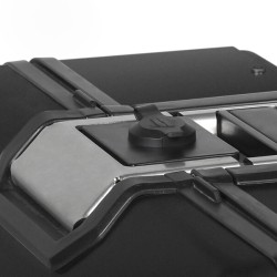 Πλαϊνή βαλίτσα αλουμινίου SHAD TERRA TR36 36 lt. (αριστερή) μαύρη