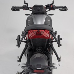 Βάση πλαϊνής βαλίτσας / σαμαριού SLC Triumph Trident 660 δεξιά