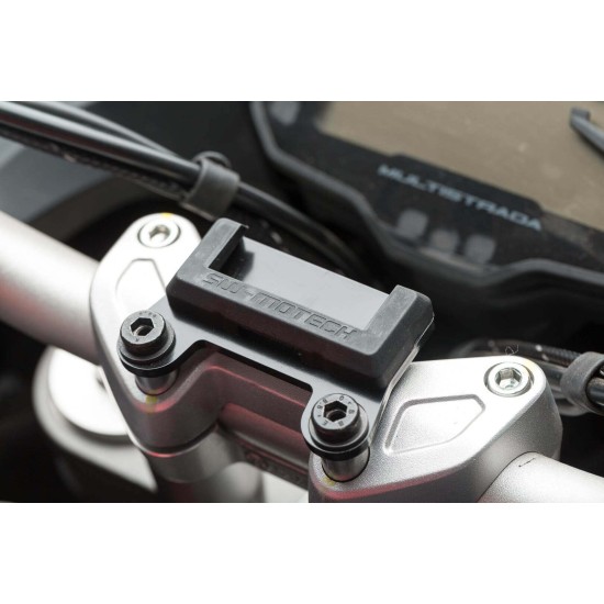 Βάση GPS SW-Motech Quick-Lock στην τιμονόπλακα Ducati Multistrada 1260 Enduro