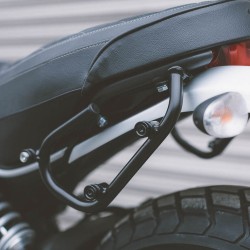 Βάση πλαϊνής βαλίτσας / σαμαριού SLC Ducati Scrambler/Sixty2 αριστερή