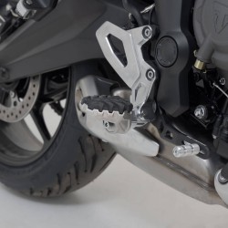 Ρυθμιζόμενα αναδιπλούμενα μαρσπιέ SW-Motech EVO Yamaha Tracer 7 ασημί