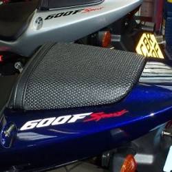 Αντιολισθιτικό κάλυμμα σέλας Triboseat Honda CBR 400/600 F